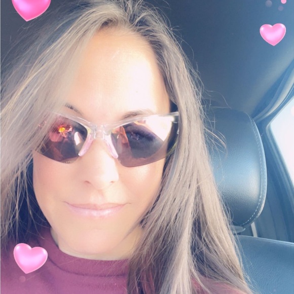 Meet your Posher, Michelle - Picture 2 of 2